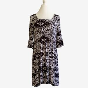 Beige by eci Dress Gray White Scroll Print 3/4 Ruffle Bell Sleeve Dress Size 12